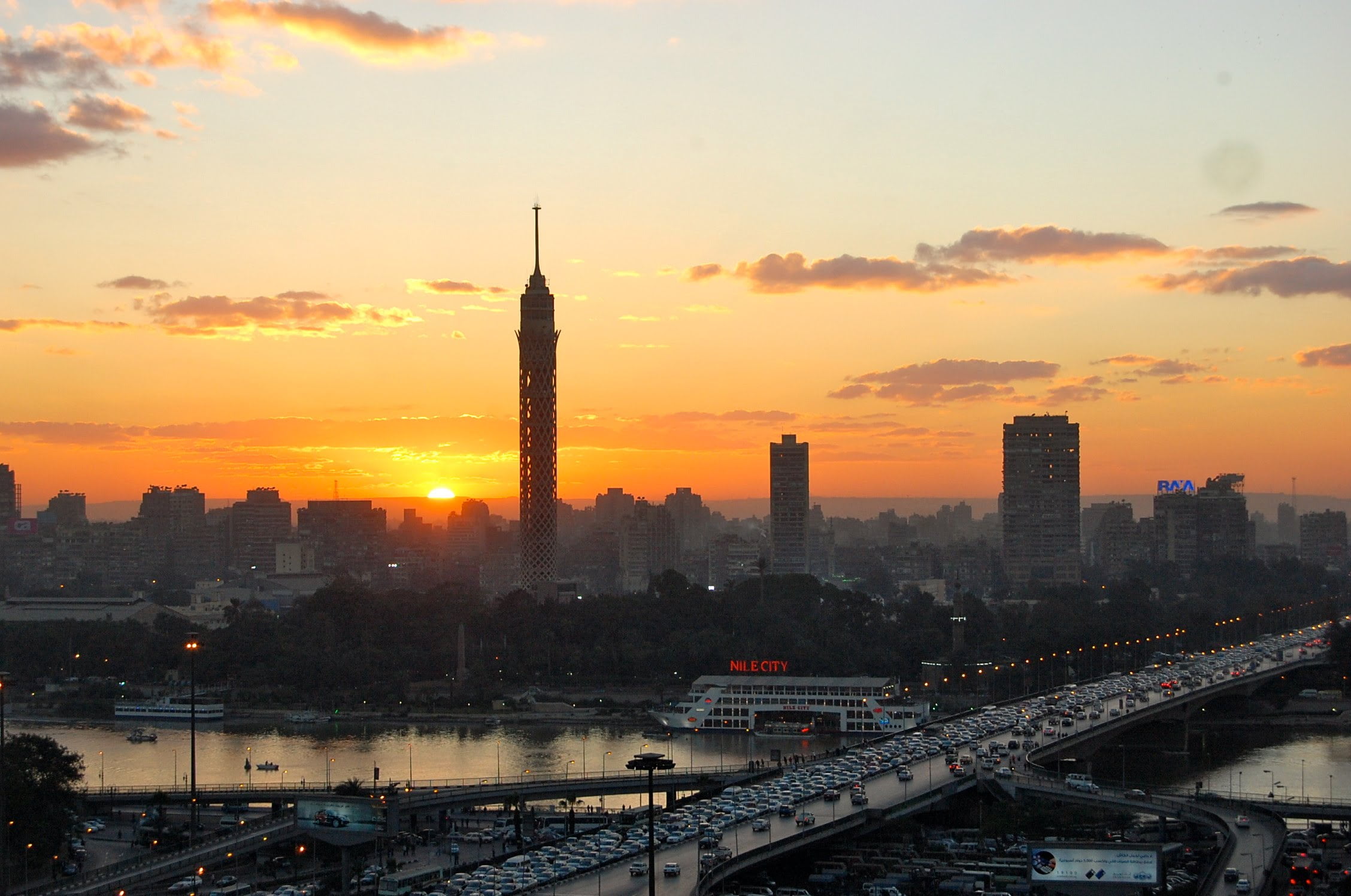 أفضل الأماكن السياحية في القاهرة - برج القاهرة