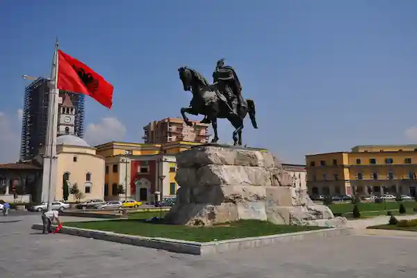 السياحة في ألبانيا