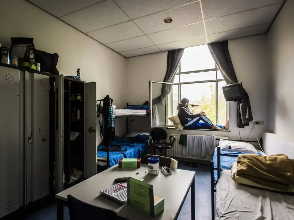 بيوت اللاجئين في هولندا من الداخل